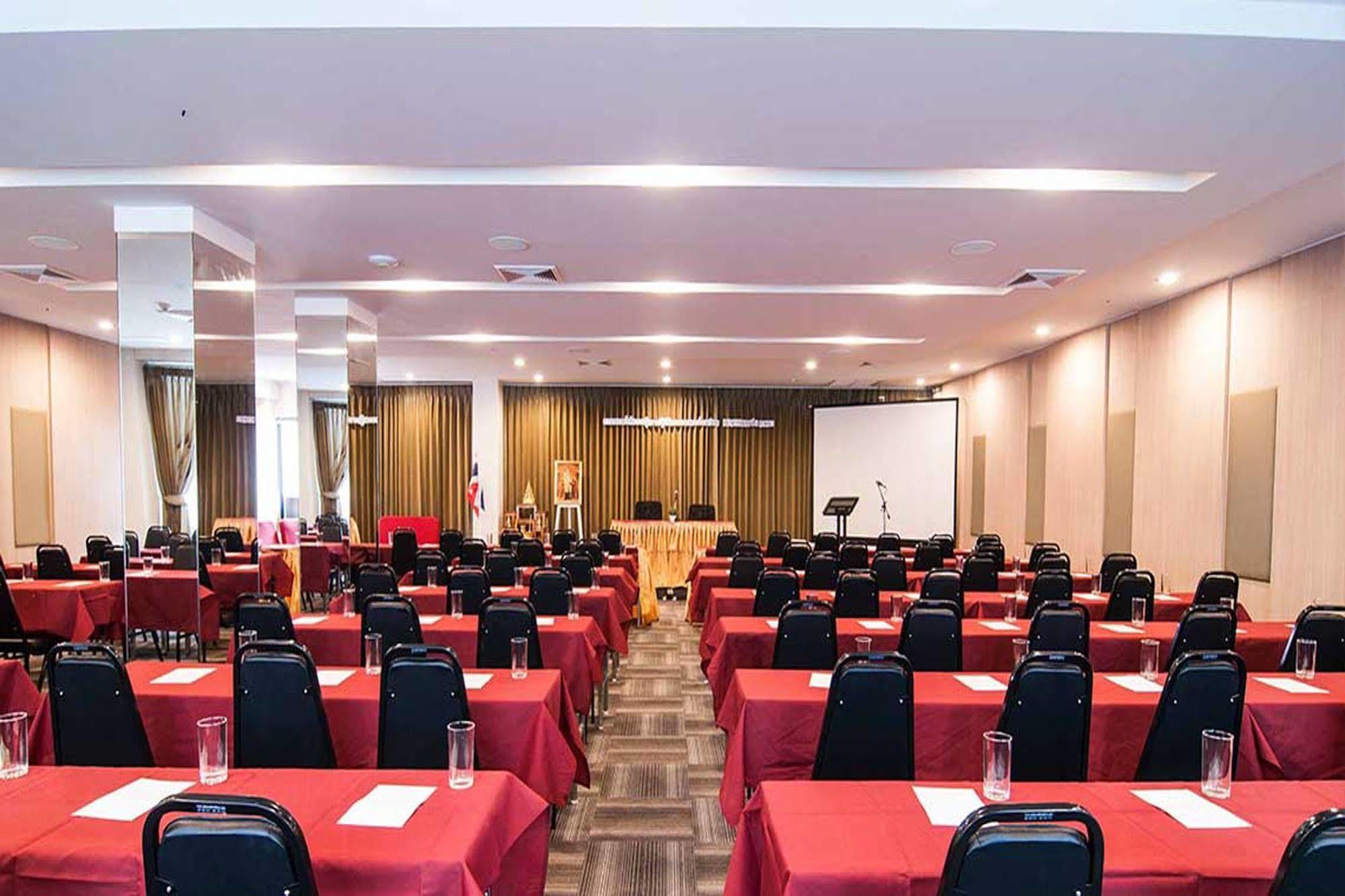 Leosor Hotel Nakhonratchasima Exteriér fotografie